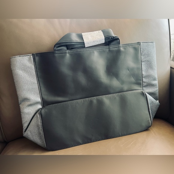 Coach Elegant Black 🖤 and Gray🩶 Metallic Tote - Picture 6 of 17